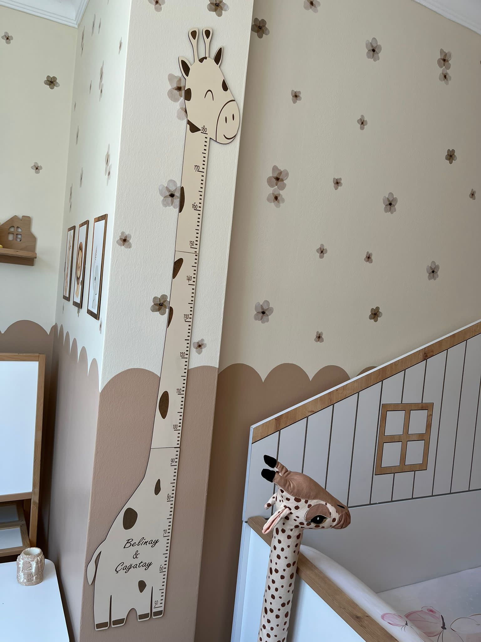 Giraffe Growth Chart | Personalized Height Ruler for Kids | Custom Name Wooden Wall Decor | Beige MDF | Inches & CM | Baby Shower Gift