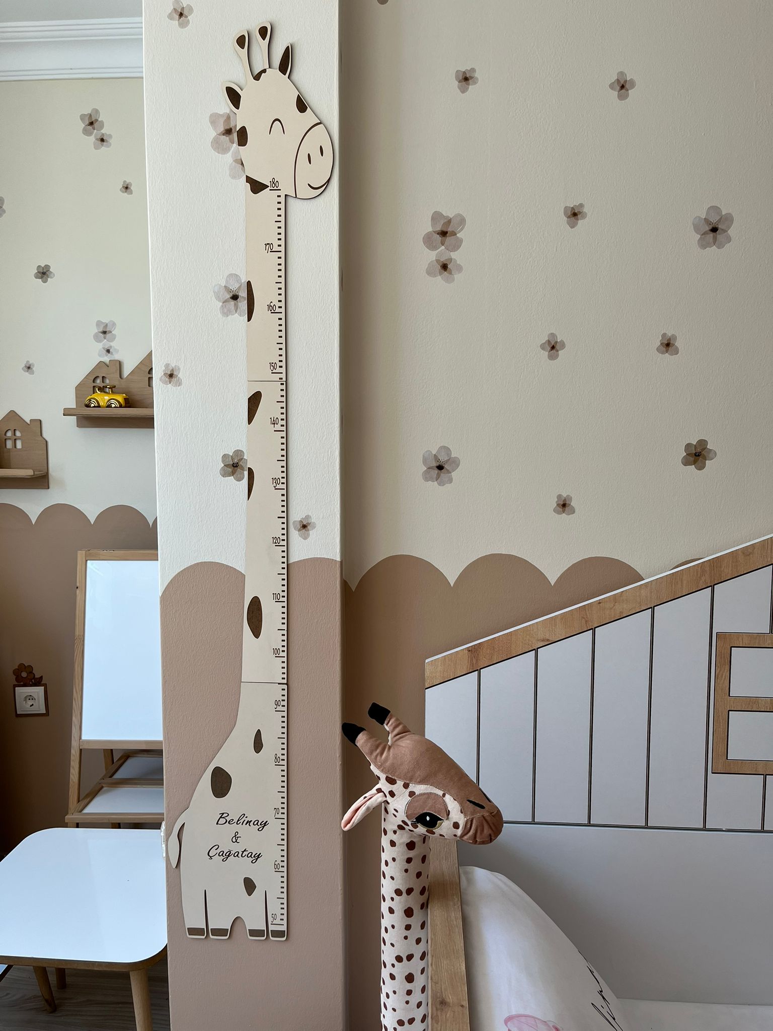 Giraffe Growth Chart | Personalized Height Ruler for Kids | Custom Name Wooden Wall Decor | Beige MDF | Inches & CM | Baby Shower Gift